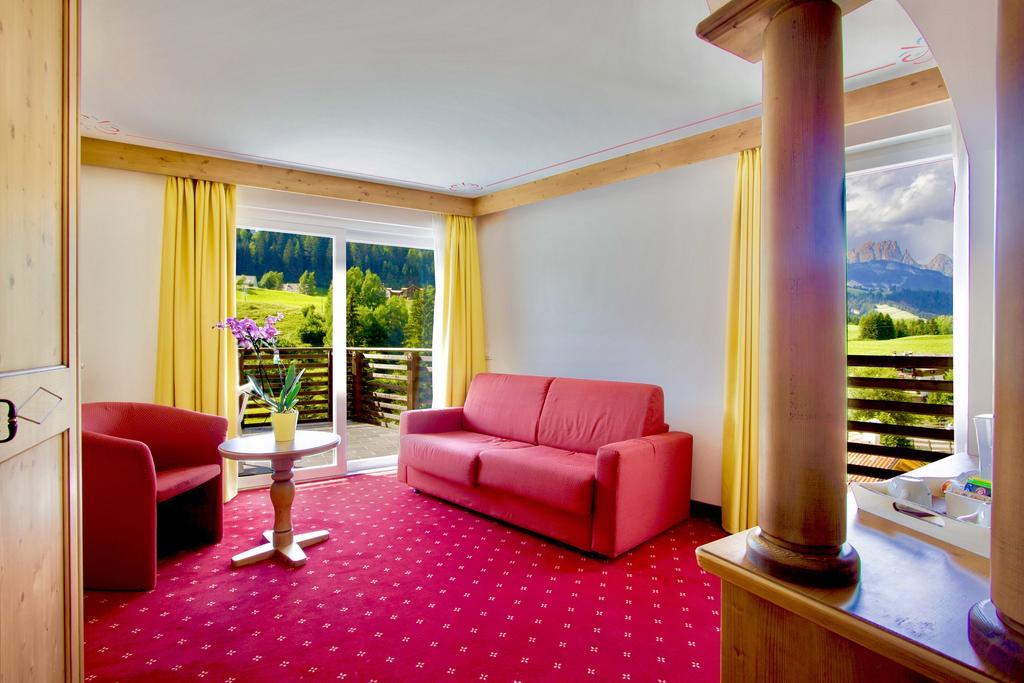 Hotel Fanes Suite & Spa Моена Екстер'єр фото