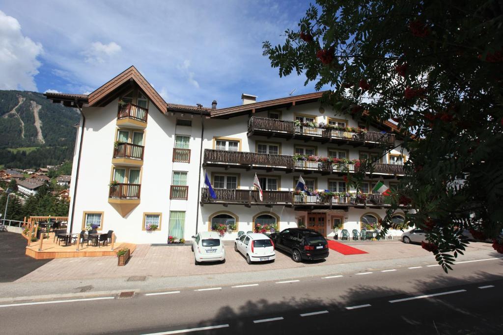 Hotel Fanes Suite & Spa Моена Екстер'єр фото