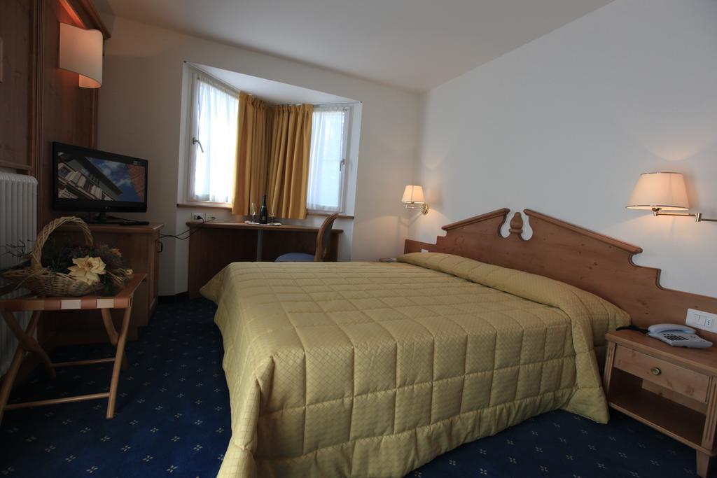 Hotel Fanes Suite & Spa Моена Номер фото